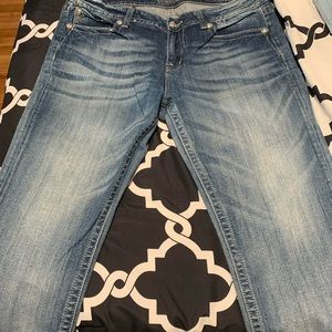 Women’s Miss Me Capri pants